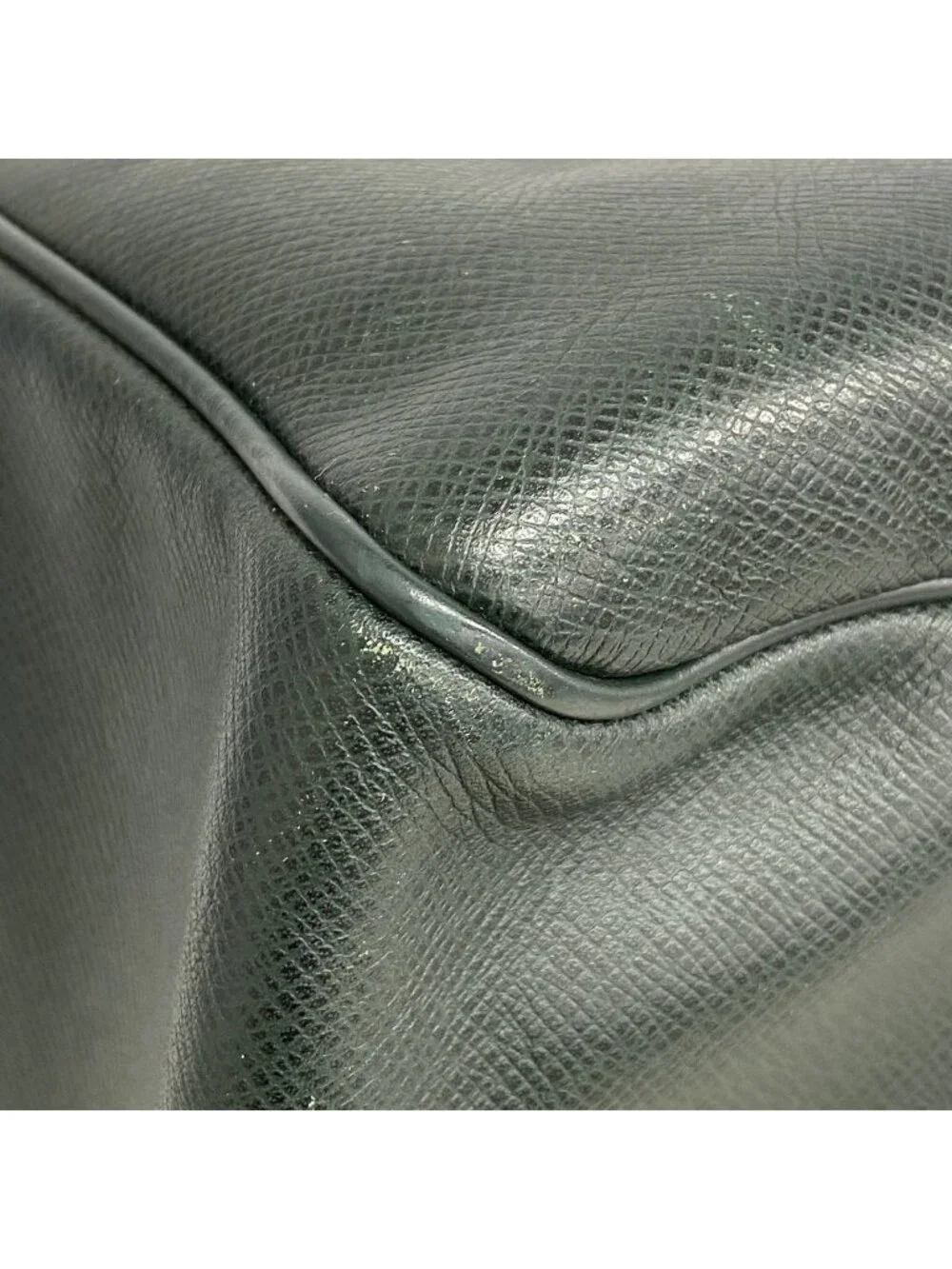 Louis Vuitton Boston Bag Taiga Kendall PM Epi